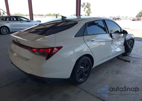 2021 Hyundai Elantra Sel z USA, uszkodzony, nr VIN 5NPLM4AG7MH038533